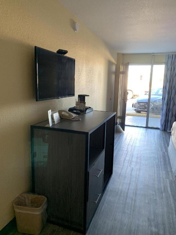 Days Inn By Wyndham Okmulgee Exterior photo