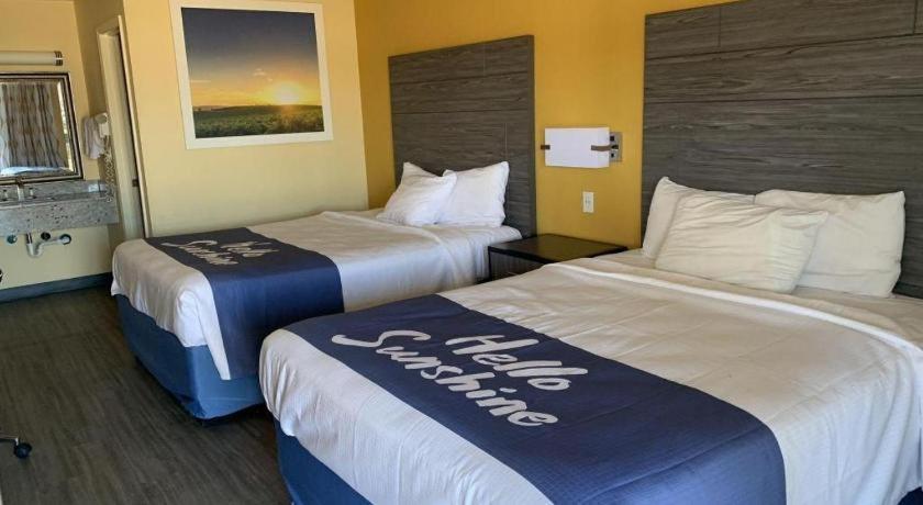 Days Inn By Wyndham Okmulgee Exterior photo
