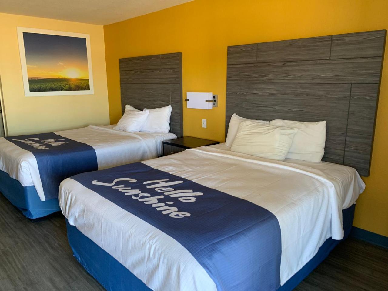Days Inn By Wyndham Okmulgee Exterior photo