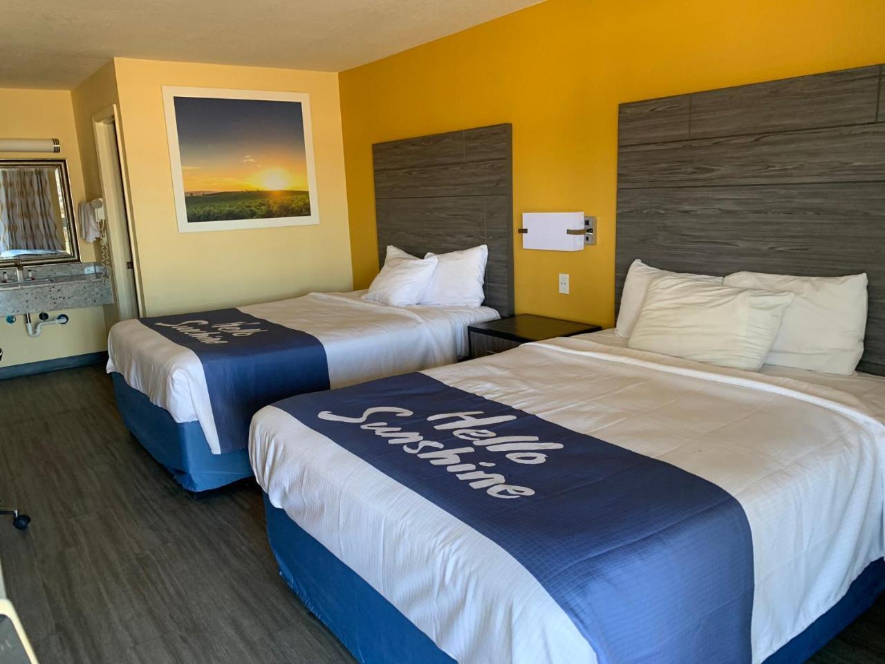 Days Inn By Wyndham Okmulgee Exterior photo